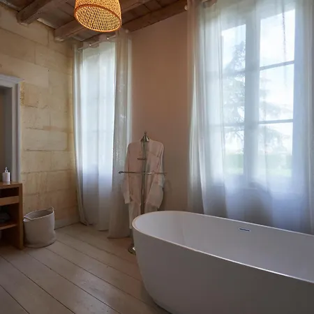 Chateau Bonalgue - Pomerol Bed and Breakfast
