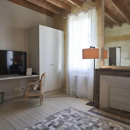 Bed and Breakfast Chateau Bonalgue - Pomerol 3*