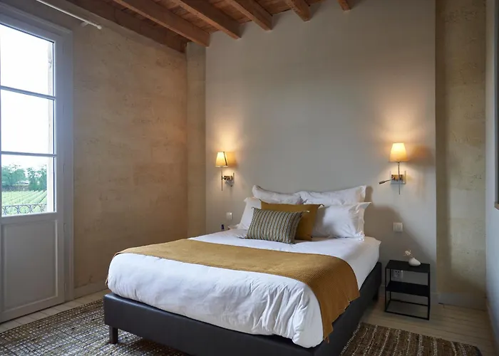 Chateau Bonalgue - Pomerol 3* Libourne