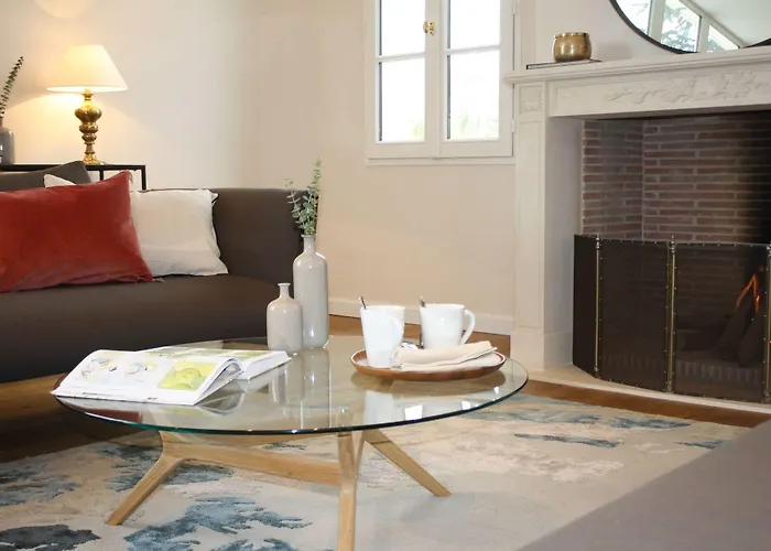 Chateau Bonalgue - Pomerol Bed and breakfast