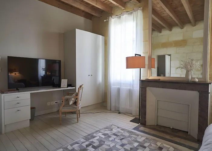 Bed & Breakfast Chateau Bonalgue - Pomerol 3*